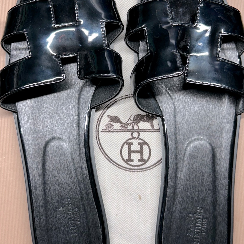 Hermes Oran Black patent leather slippers